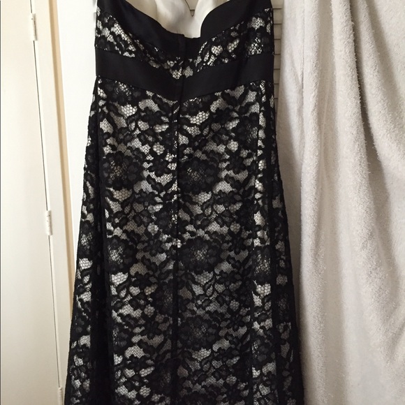Beautiful White/Black Label Dress. - Picture 4 of 5
